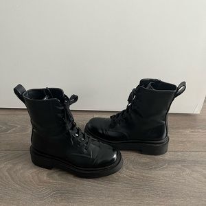 H&M Combat Boots / worn a couple times / excellent condition